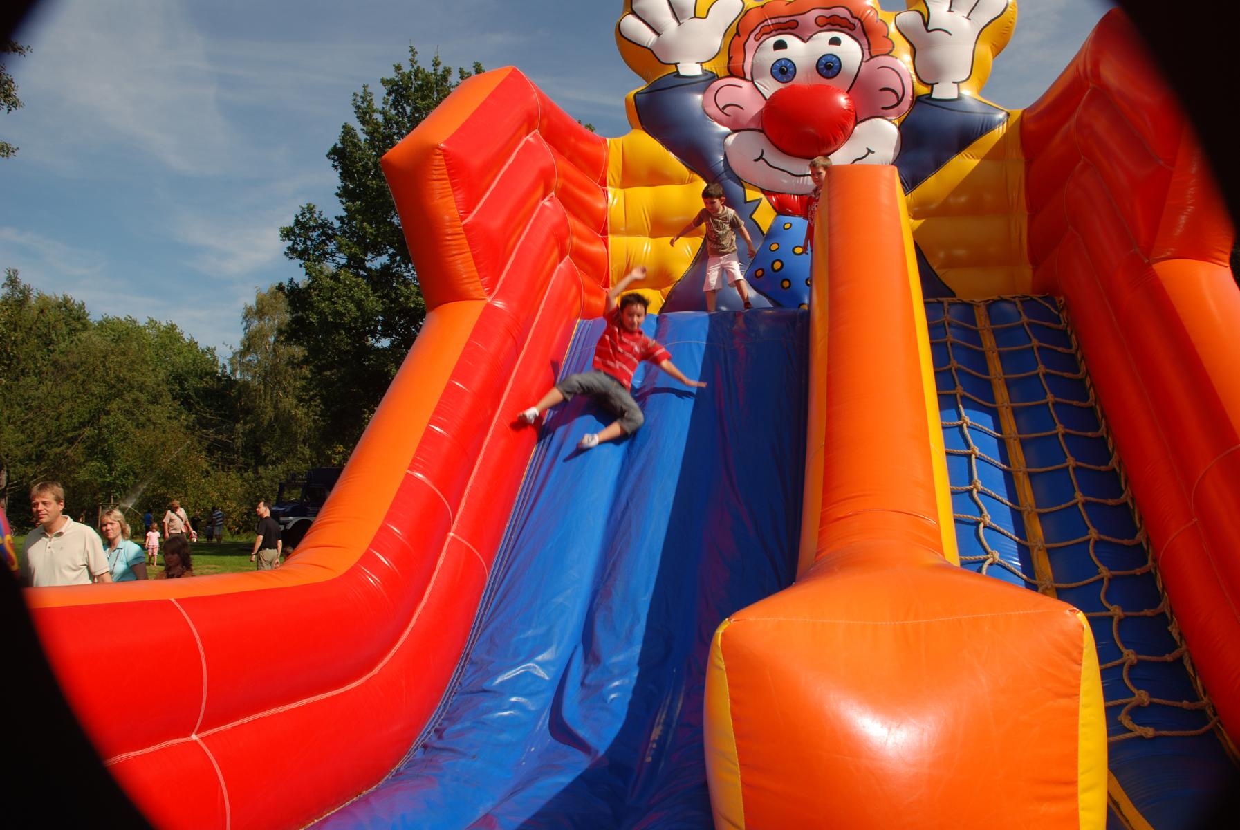 Hüpfburg Riesenrutsche Clown Live Eventservice 